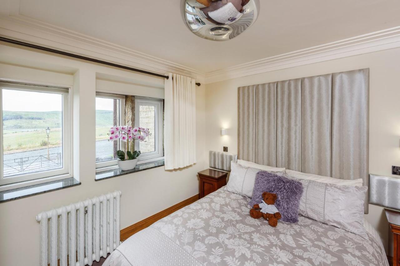 The Saddleworth Hotel Diggle Dış mekan fotoğraf